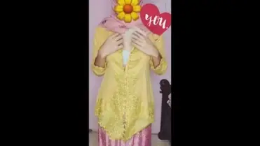 Live Ukhti Kebaya Hijab Pink Menggoda Penonton Viral poster